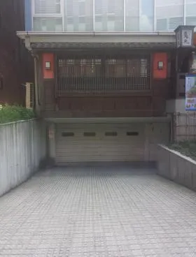 五番町コスモビルの外観