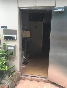 カオス(旧KK)ビルの外観