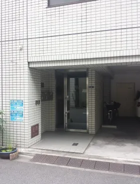 滝沢ビルの外観
