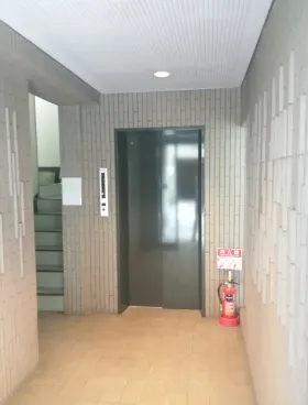 滝沢ビルの外観