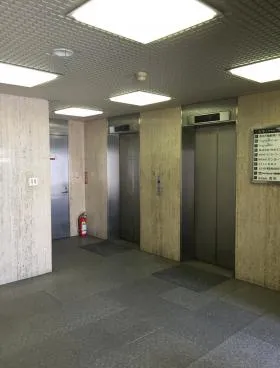 吉半八重洲通りビルの外観