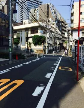 塗装会館ビルの外観