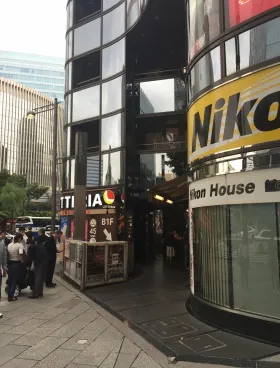 銀座クリスタルビルの外観