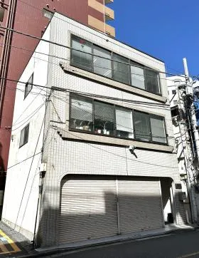 建部ビルの外観