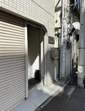 建部ビルの外観