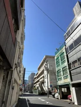 建部ビルの外観