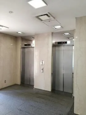 東横尾上町ビルの外観