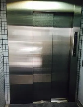 巌松堂ビルの外観