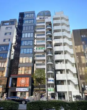 巌松堂ビルの外観
