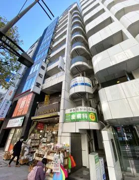 巌松堂ビルの外観