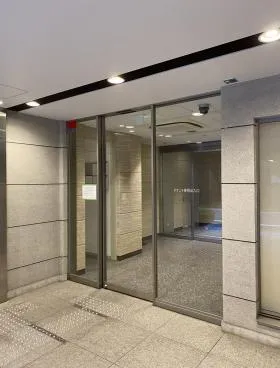 THE HUB 銀座 OCT の外観