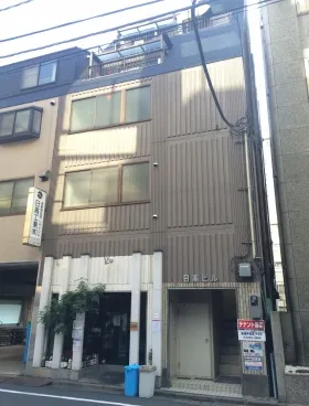 日高ビルの外観