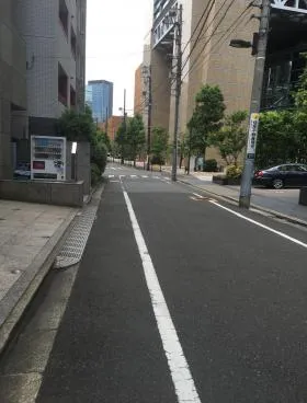 日高ビルの外観