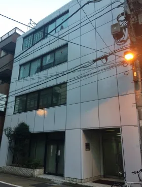淡路建物ビルの外観