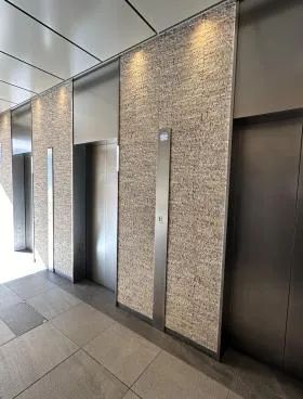 ペルサ新橋ビルの外観