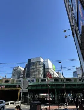 ペルサ新橋ビルの外観