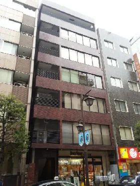 鈴木ビルの外観