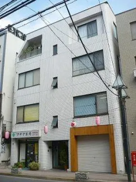 東ビルの外観