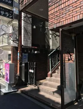山和ビルの外観