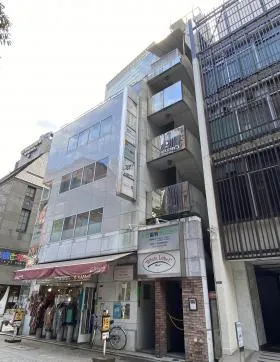 赤坂バリ島ビルの外観