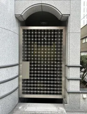 K&Mビルの外観