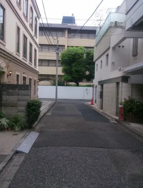 EIGHTEEN北青山の外観
