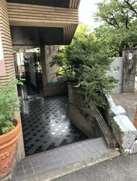 AIビルの外観