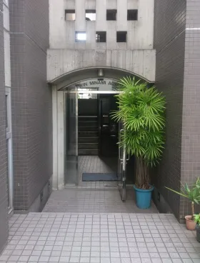 ツイン南青山ビルの外観