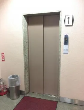 西山ビルの外観