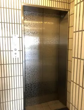 新富MTビルの外観