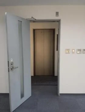 D’sVARIE御徒町(旧:ユニゾ仲御徒町ビル)の外観