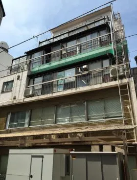 サニーハイツ東上野ビルの外観