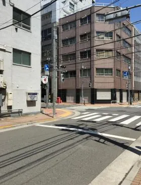 鈴友ビルの外観