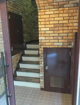隆江ビルの外観