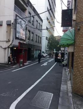 隆江ビルの外観