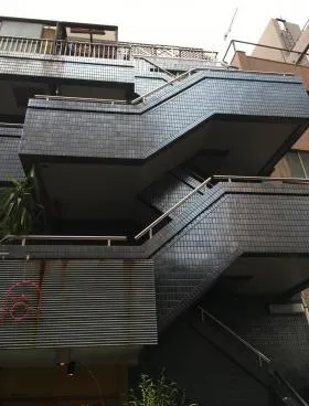上瀧ビルの外観