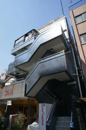 上瀧ビルの外観