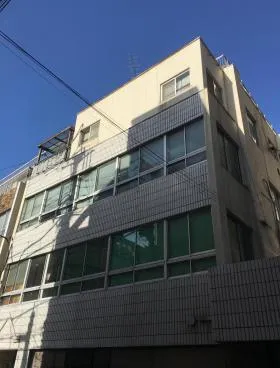 ニューライトビルの外観