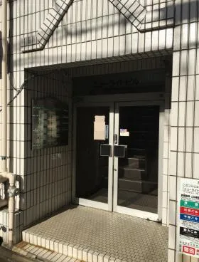 ニューライトビルの外観