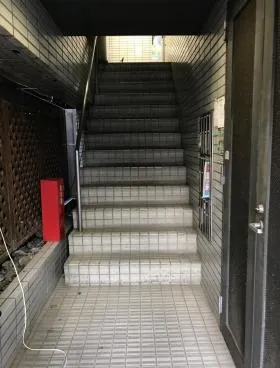 荒川ビルの外観