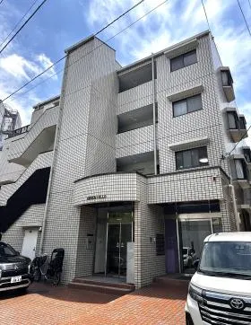 グリーンヒルズビルの外観