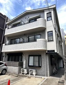フレール代々木ビルの外観