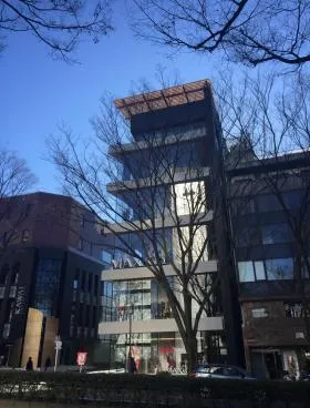 MAX&Co.ビルの外観