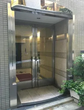 中西ビルの外観