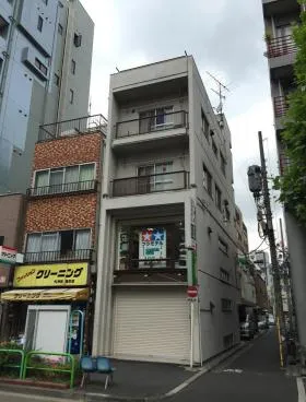 鈴木ビルの外観