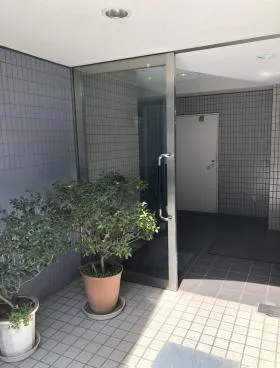岩波ビルの外観