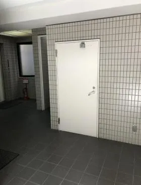 岩波ビルの外観