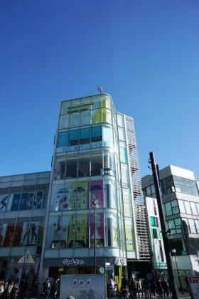 クロスアベニュー原宿ビルの外観