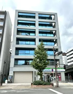 新明ビルの外観