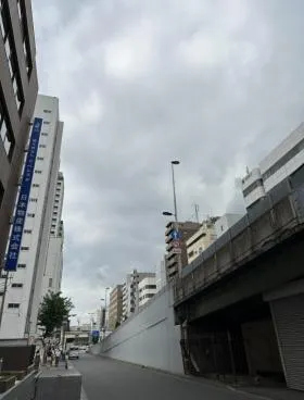 新明ビルの外観